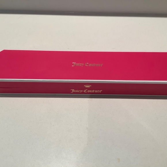 Juicy Couture Heart Bracelet - Picture 5 of 5